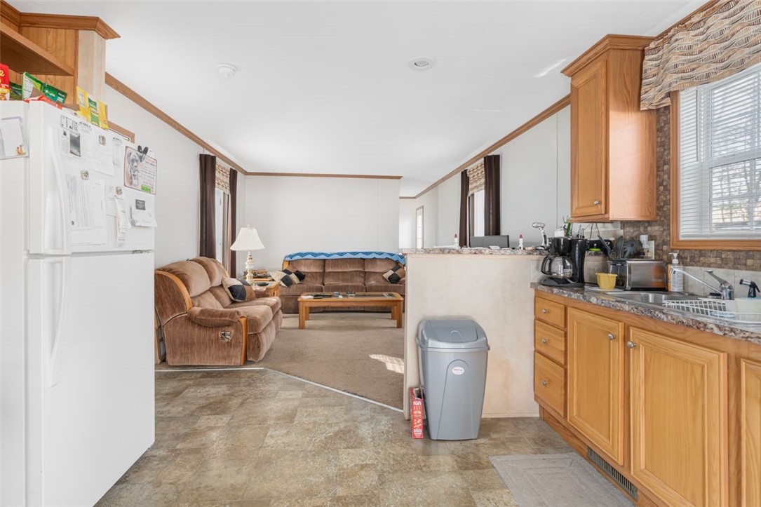 40 Leisure Way Coventry, RI 02816 - Photo 8 of 24