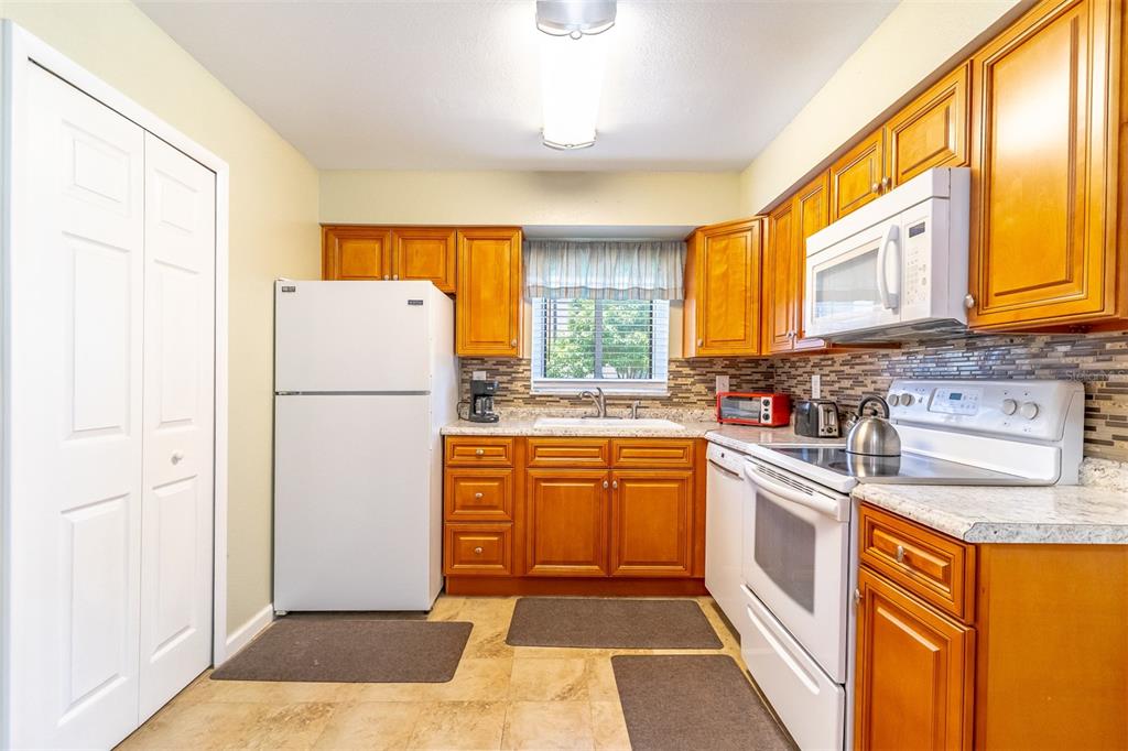 106 Springwood Circle, Unit B Longwood, FL 32750 - Photo 7 of 19