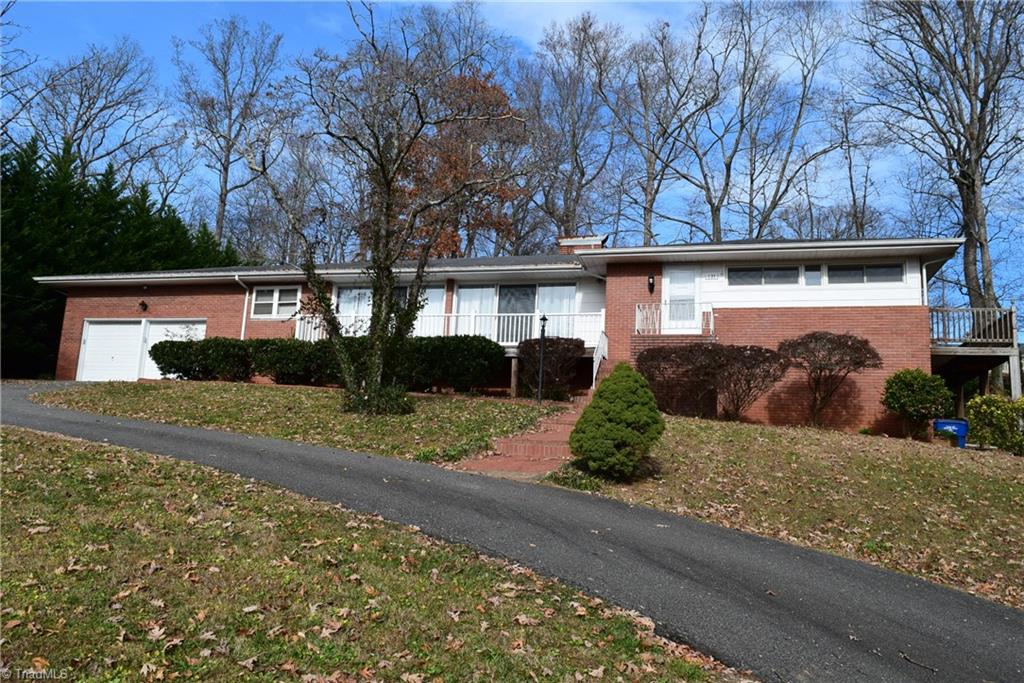 121 Oaklawn Road Mount Airy, NC 27030 - Photo 1 of 21 Front of home
