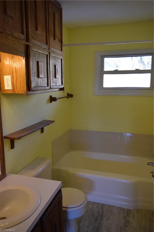 121 Oaklawn Road Mount Airy, NC 27030 - Photo 20 of 21 Full bath near 2nd & 3rd bedrooms