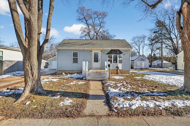 $195,000 | 1127 Townline Avenue, Beloit, WI 53511