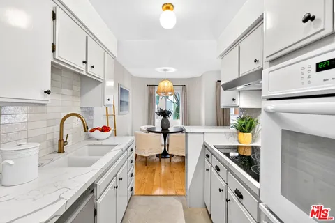 $729,000 | 914 Lincoln Boulevard, Unit 207, Santa Monica, CA 90403