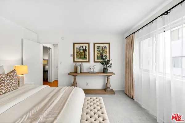 $690,000 | 914 Lincoln Boulevard, Unit 207, Santa Monica, CA 90403