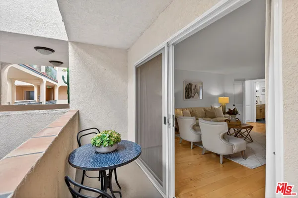 $690,000 | 914 Lincoln Boulevard, Unit 207, Santa Monica, CA 90403