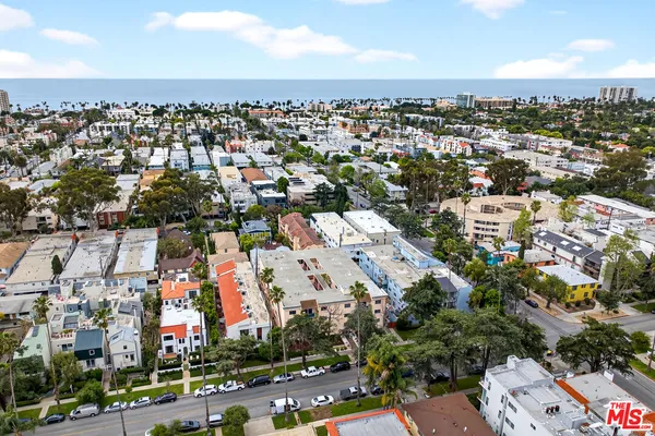 $690,000 | 914 Lincoln Boulevard, Unit 207, Santa Monica, CA 90403