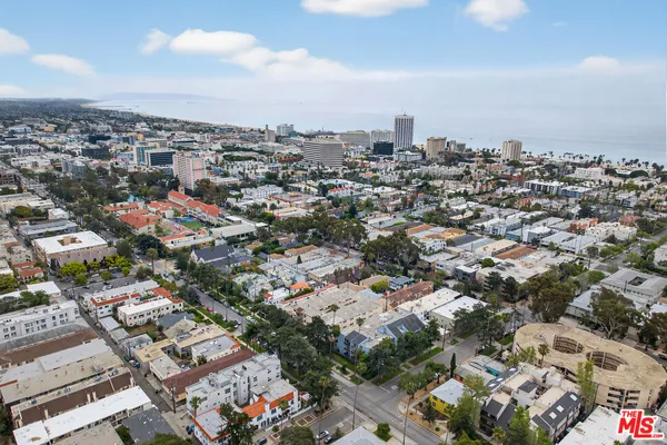 $690,000 | 914 Lincoln Boulevard, Unit 207, Santa Monica, CA 90403