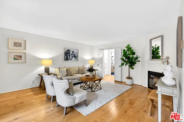 $690,000 | 914 Lincoln Boulevard, Unit 207, Santa Monica, CA 90403