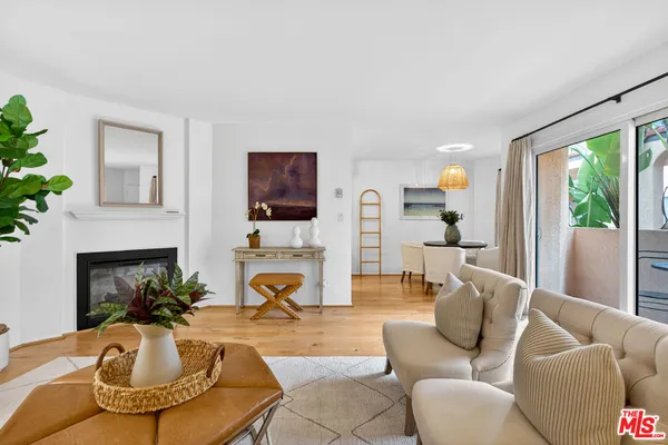 $690,000 | 914 Lincoln Boulevard, Unit 207, Santa Monica, CA 90403