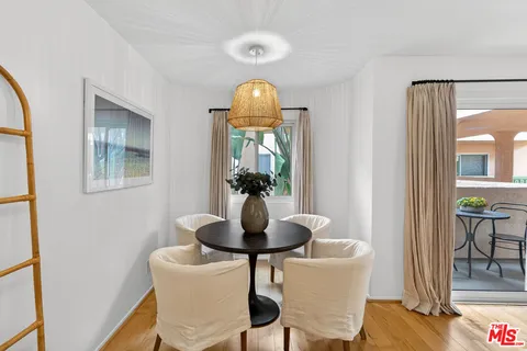 $729,000 | 914 Lincoln Boulevard, Unit 207, Santa Monica, CA 90403