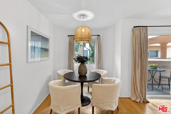 $690,000 | 914 Lincoln Boulevard, Unit 207, Santa Monica, CA 90403