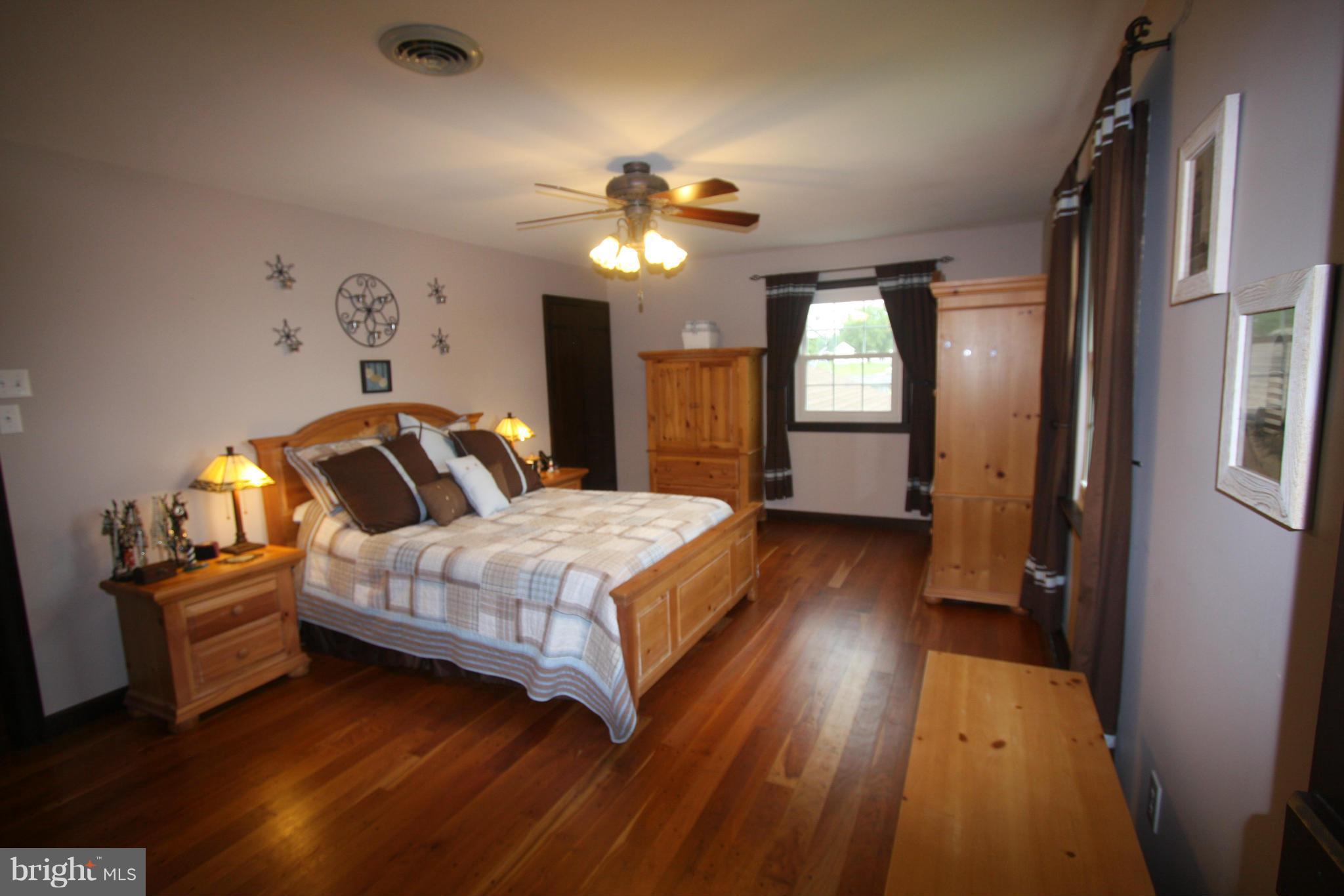 6207 New London Road New Market, MD 21774 - Photo 17 of 30 Light Filled Master Bedroom