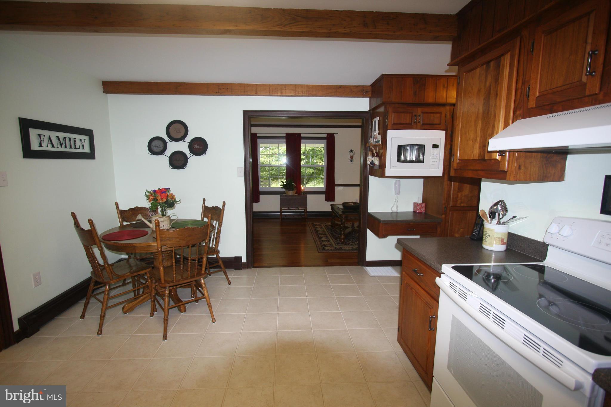 6207 New London Road New Market, MD 21774 - Photo 5 of 30 Kitchen has Breakfast Nook
