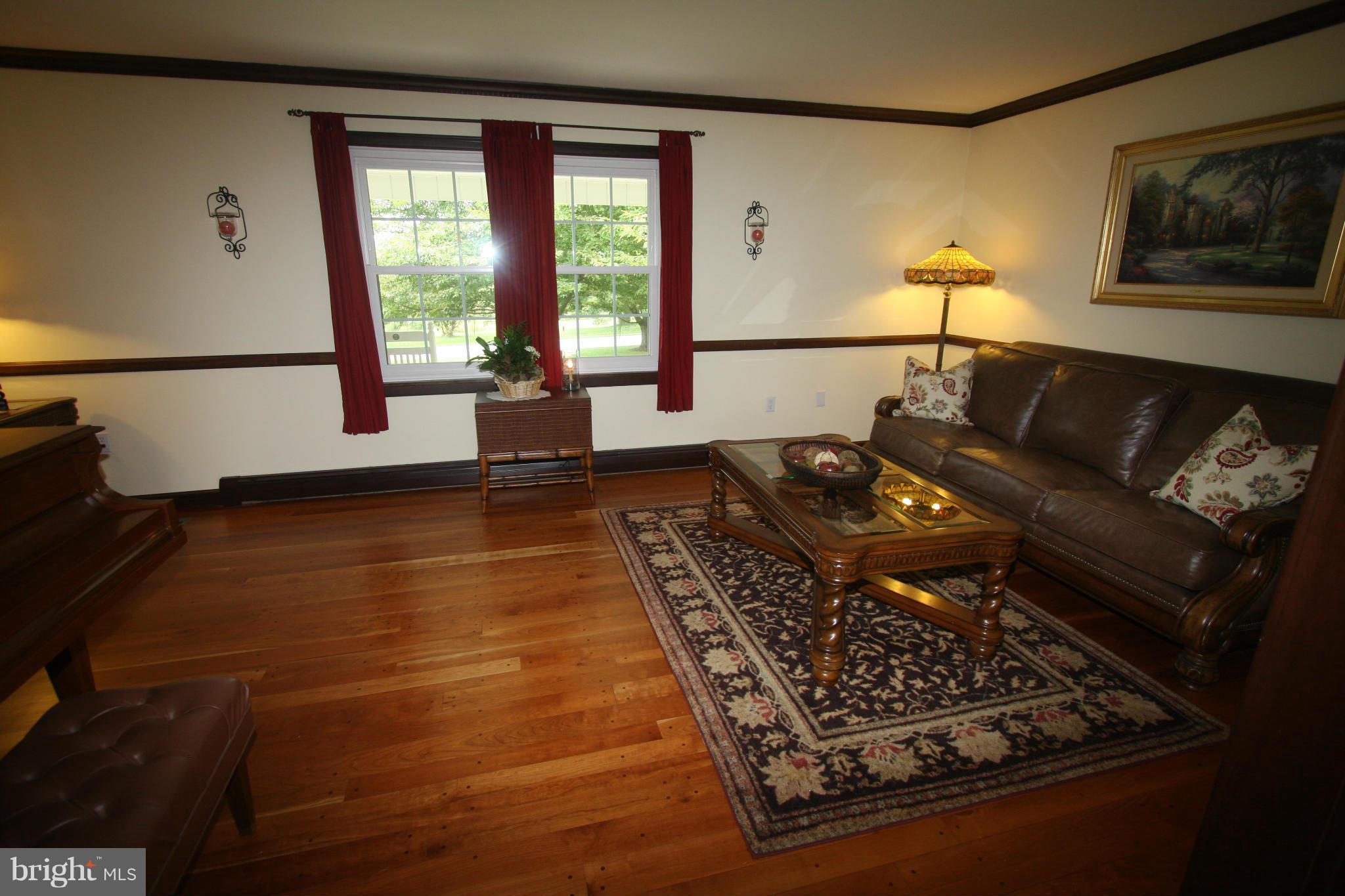 6207 New London Road New Market, MD 21774 - Photo 8 of 30 Living Room Double Window