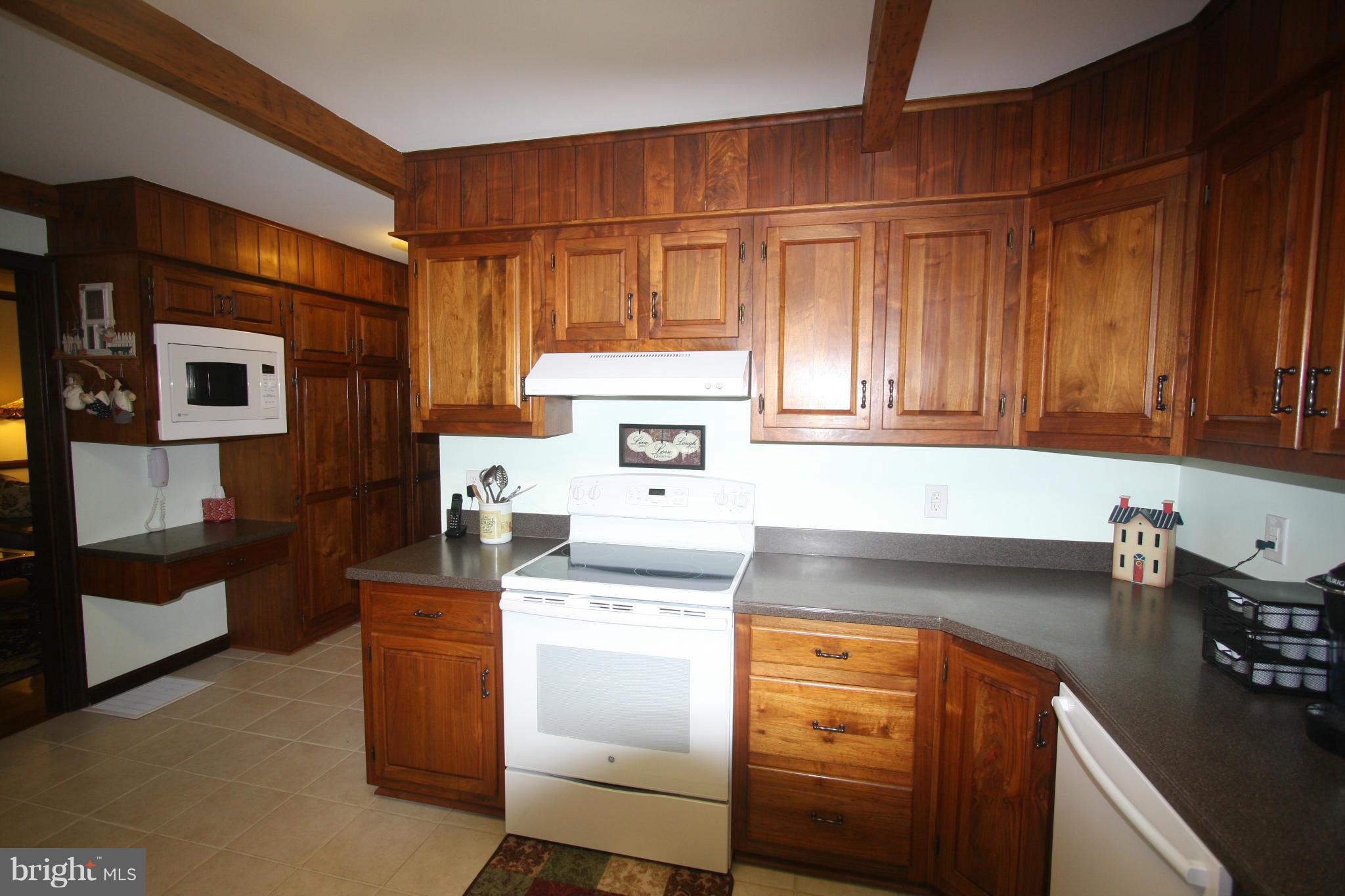 6207 New London Road New Market, MD 21774 - Photo 10 of 30 Solid Walnut Cabinets