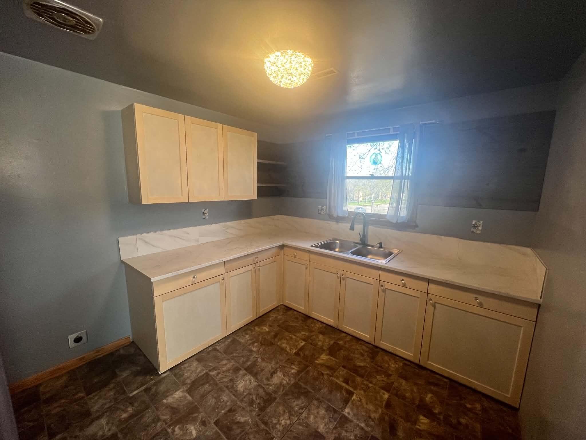 5931 North 84th Street, Unit A Milwaukee, WI 53225 - Photo 14 of 33 Upper Kitches