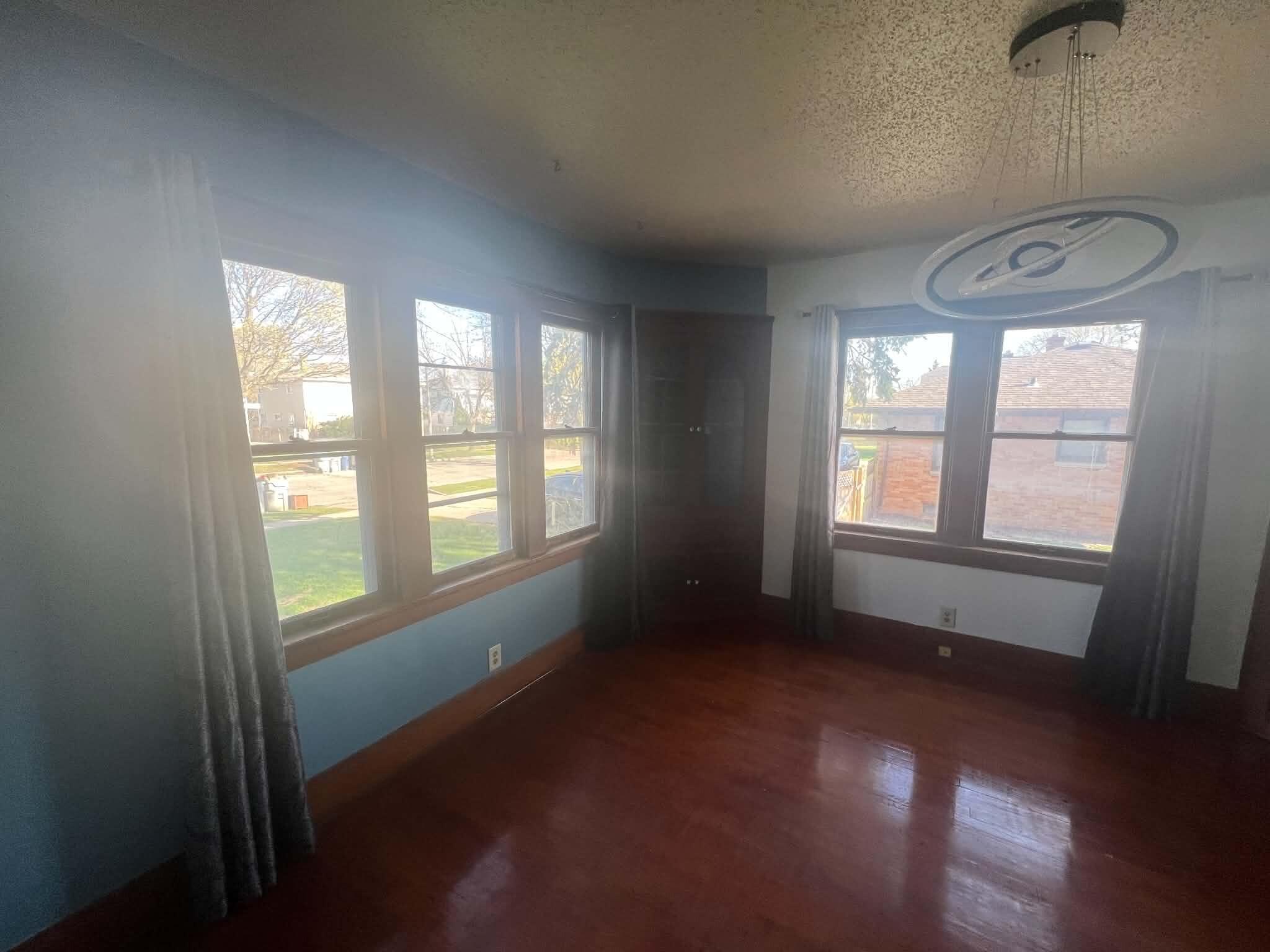 5931 North 84th Street, Unit A Milwaukee, WI 53225 - Photo 10 of 33 Main dining room