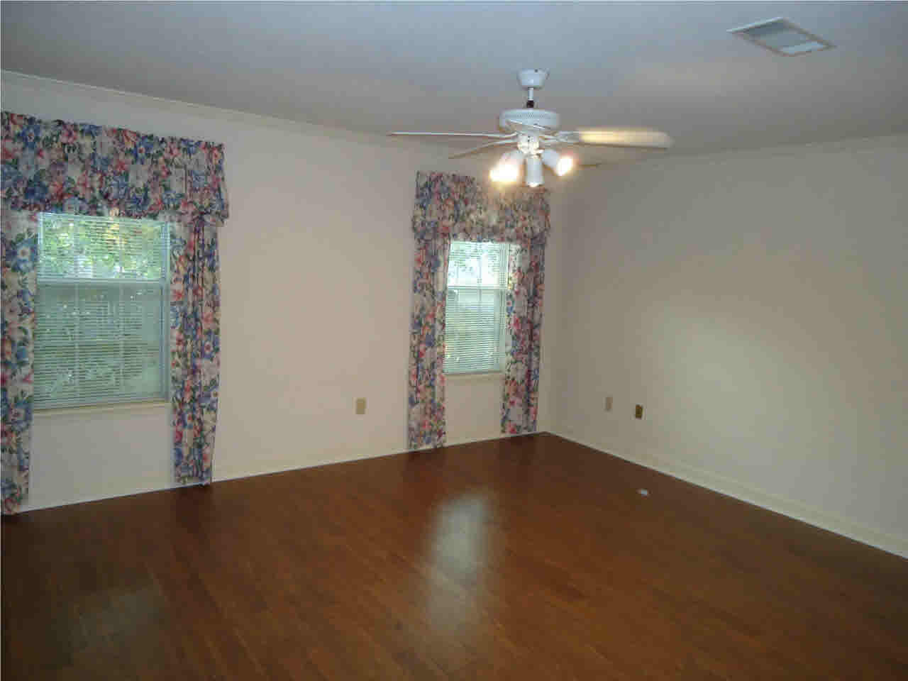 107 Timbercrest Drive Ridgeland, MS 39157 - Photo 14 of 25 Master bedroom with wood floors