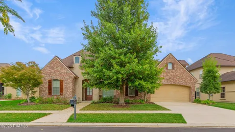 $450,000 | 107 South Montauban Drive, Lafayette, LA 70507