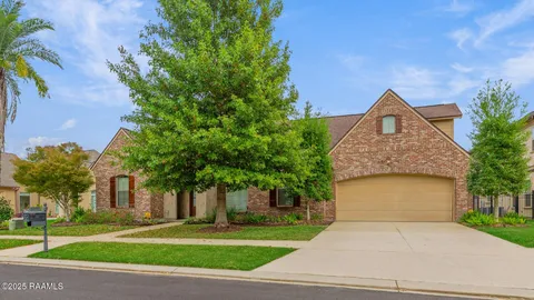 $450,000 | 107 South Montauban Drive, Lafayette, LA 70507