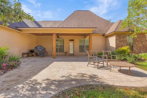 $450,000 | 107 South Montauban Drive, Lafayette, LA 70507