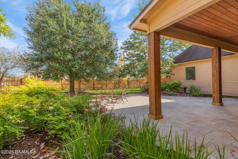 $450,000 | 107 South Montauban Drive, Lafayette, LA 70507