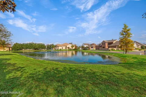 $450,000 | 107 South Montauban Drive, Lafayette, LA 70507