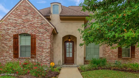 $450,000 | 107 South Montauban Drive, Lafayette, LA 70507