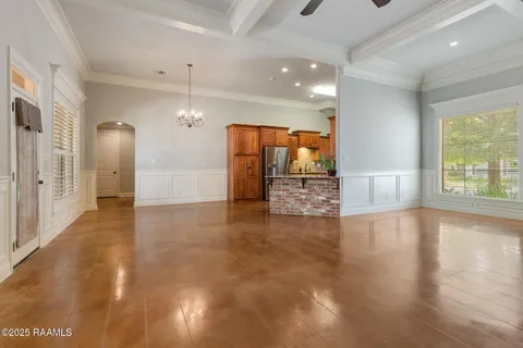 $450,000 | 107 South Montauban Drive, Lafayette, LA 70507