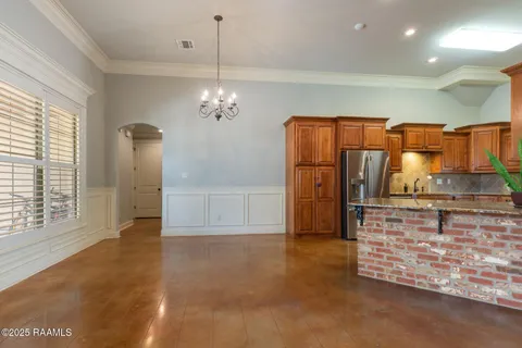 $450,000 | 107 South Montauban Drive, Lafayette, LA 70507