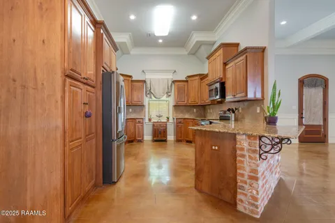 $450,000 | 107 South Montauban Drive, Lafayette, LA 70507