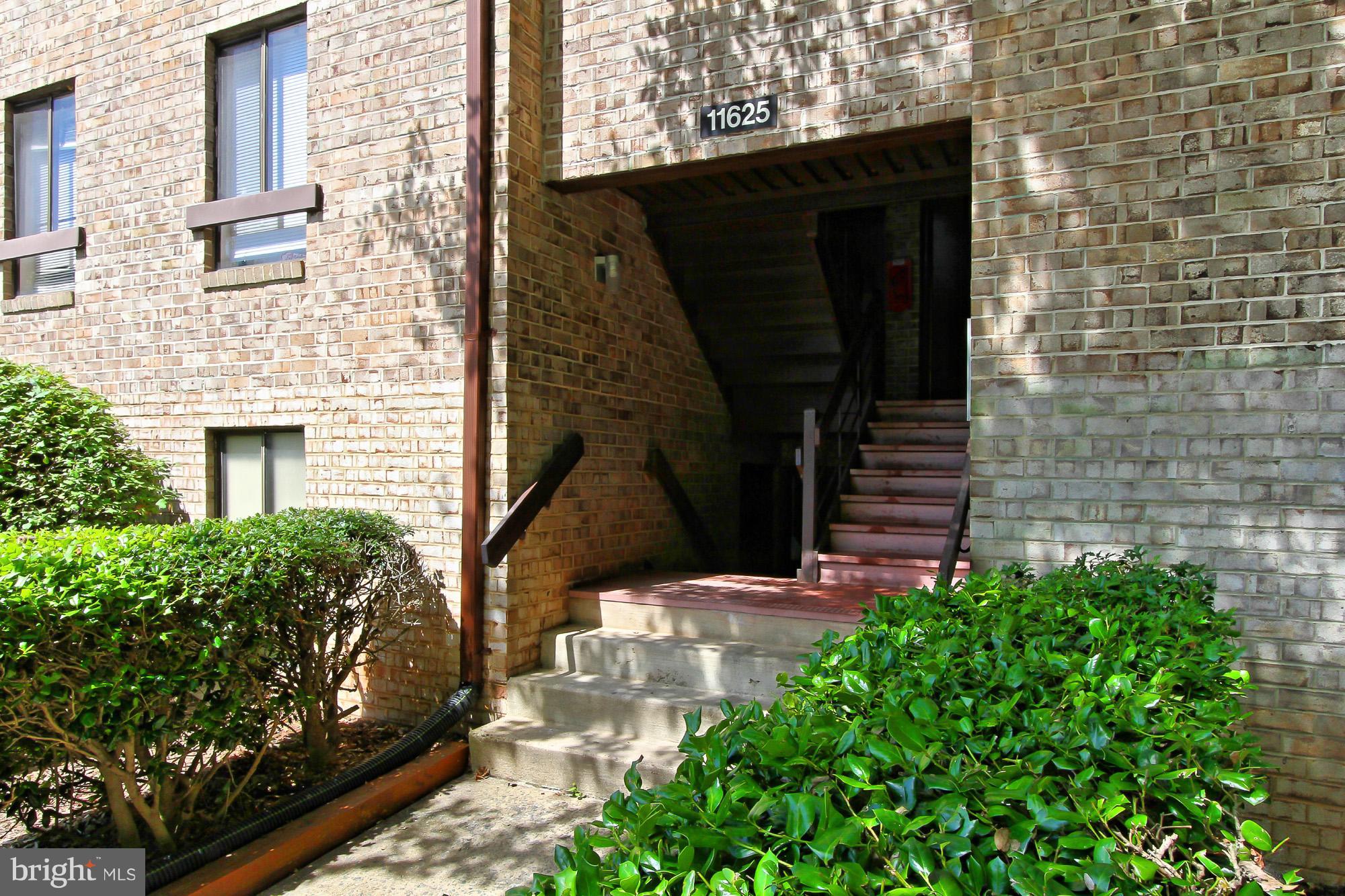 11625 Stoneview Square, Unit 2B Reston, VA 20191 - Photo 3 of 30 Exterior (Front)