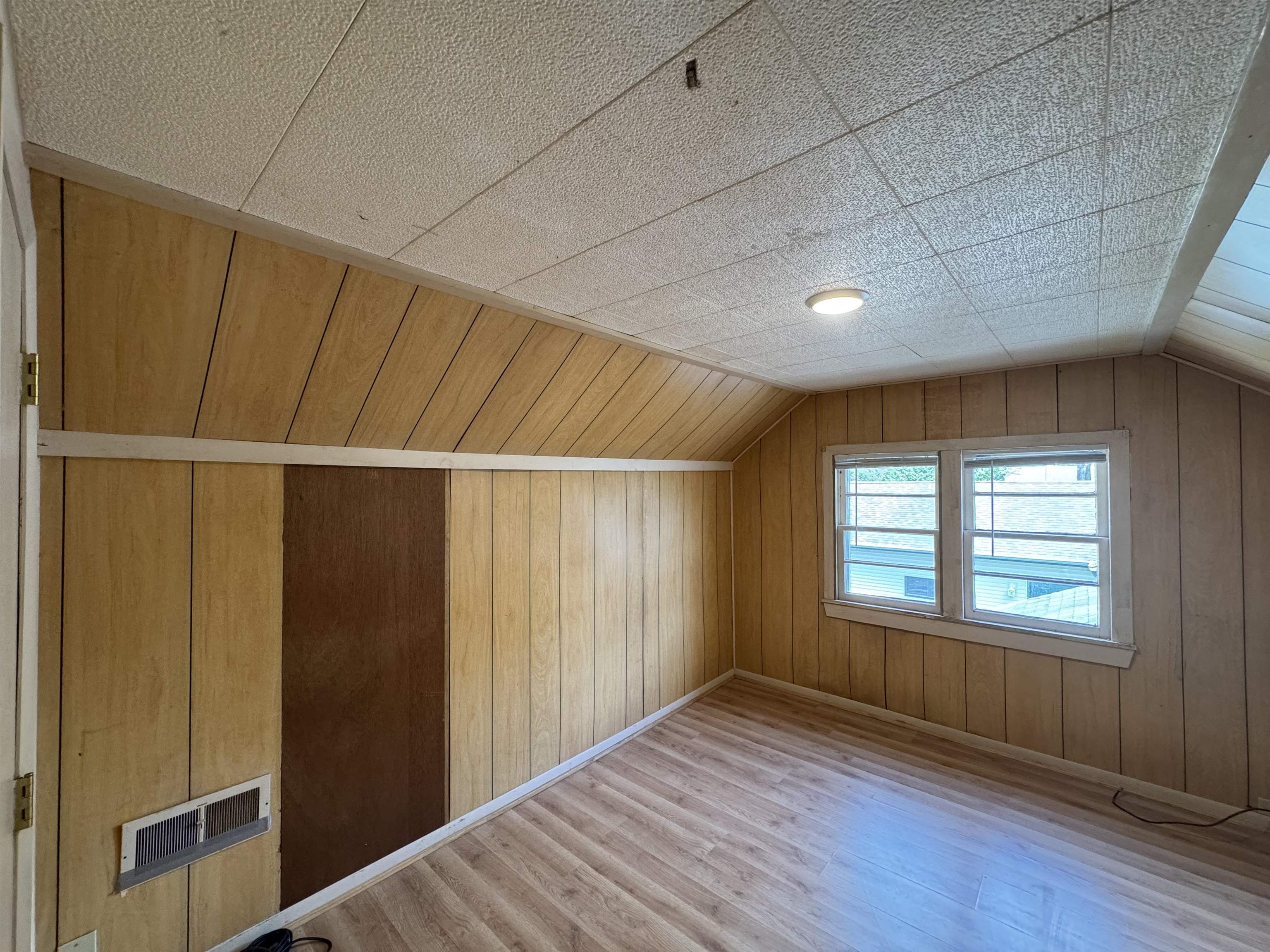 720 East Fulton Street Waupaca, WI 54981 - Photo 13 of 24