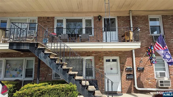 $2,450 | 16 Belmont Avenue, Unit 8, Wanaque, NJ 07465