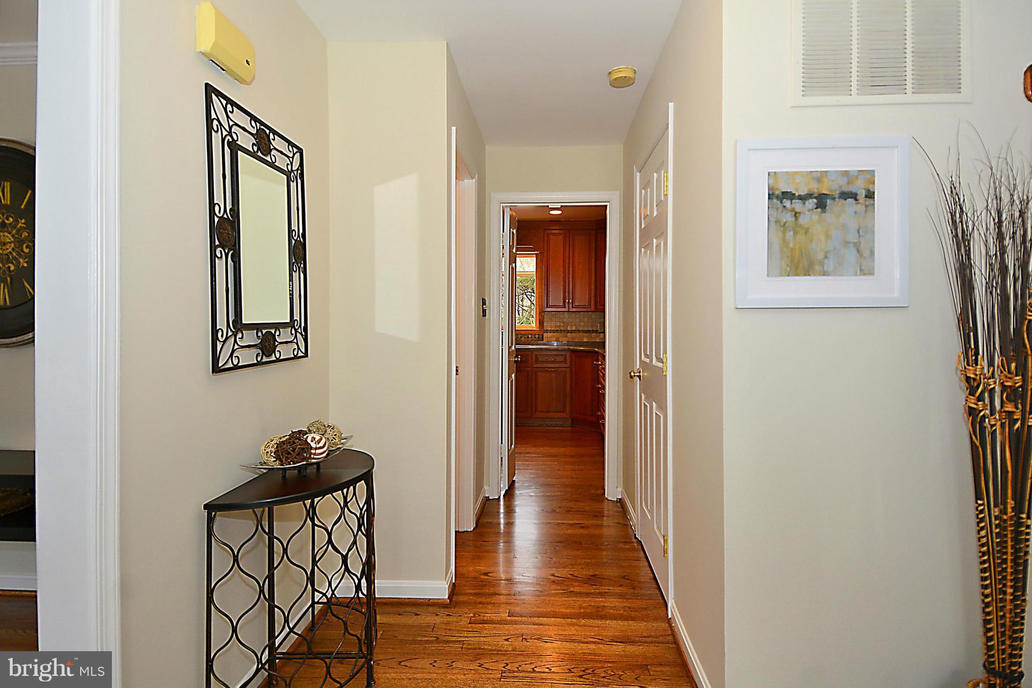 16810 Excaliber Way Sandy Spring, MD 20860 - Photo 5 of 30 Entrance foyer