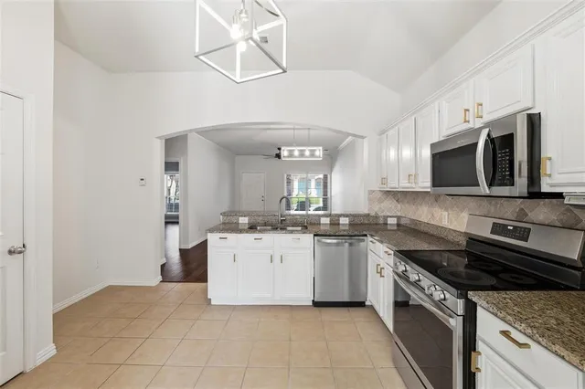 $2,000 | 575 South Virginia Hills Drive, Unit 403, McKinney, TX 75072