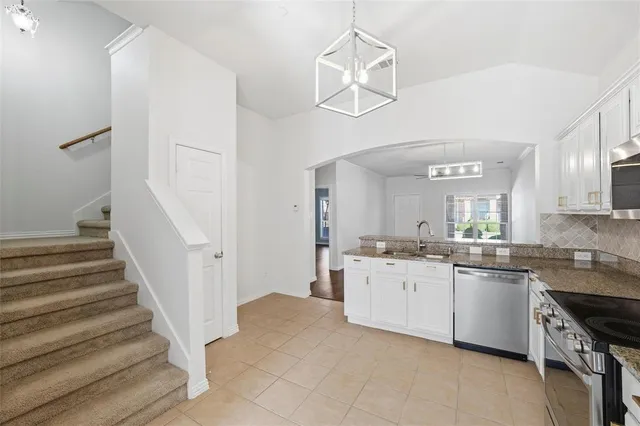 $2,000 | 575 South Virginia Hills Drive, Unit 403, McKinney, TX 75072