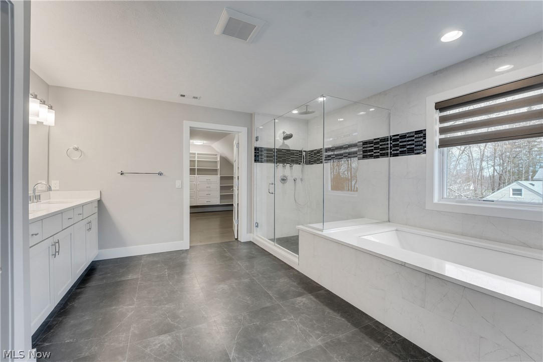 26650 Hurlingham Road Beachwood, OH 44122 - Photo 28 of 47 Master Bathroom