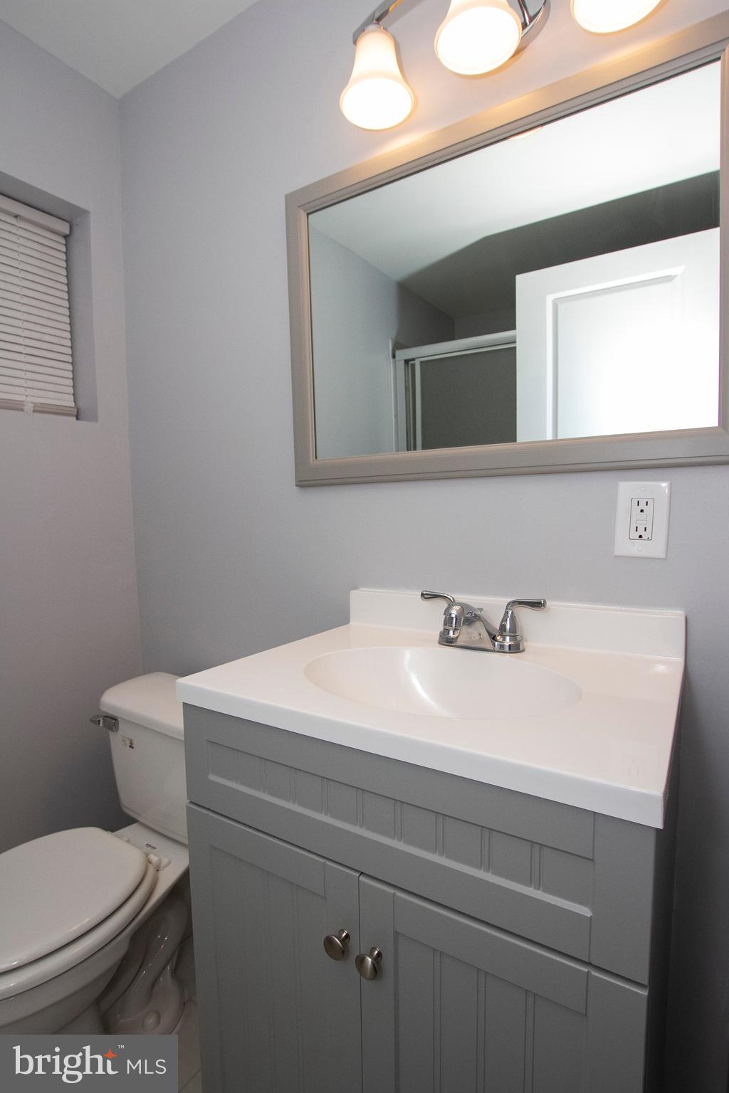 4 Branch Street Baltimore, MD 21221 - Photo 14 of 27 Full Bath off the Family Room