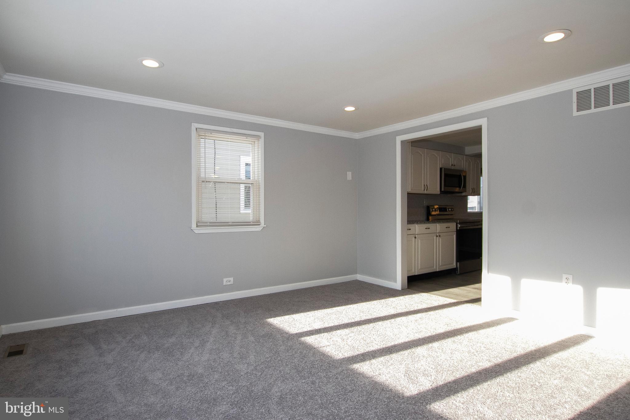 4 Branch Street Baltimore, MD 21221 - Photo 3 of 27 Living Room