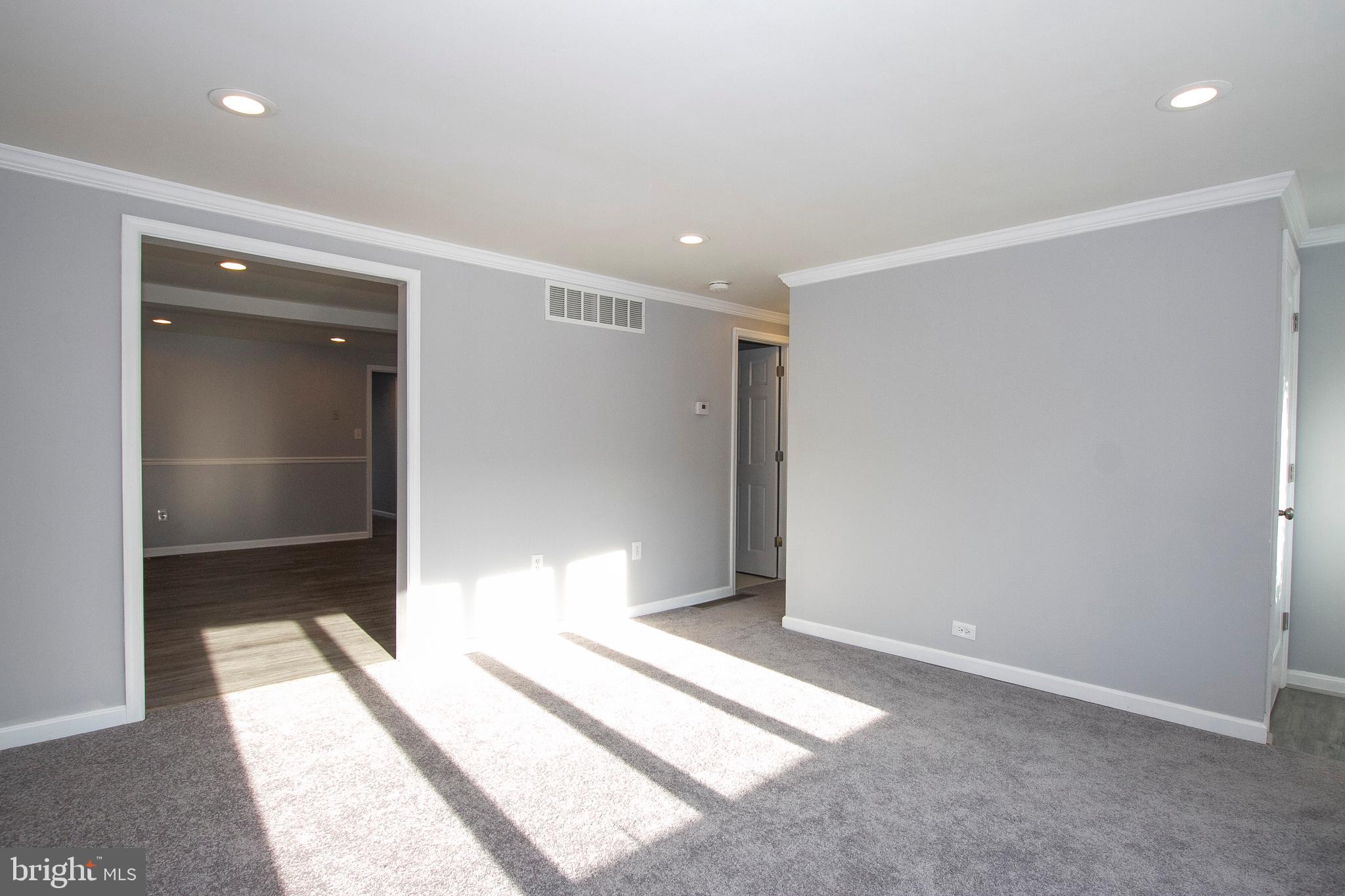 4 Branch Street Baltimore, MD 21221 - Photo 4 of 27 Living Room