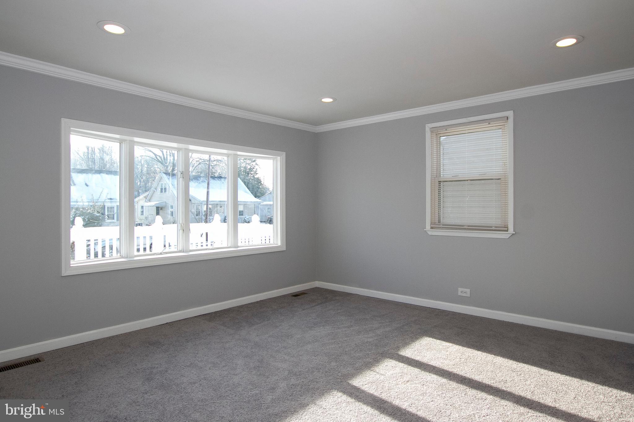 4 Branch Street Baltimore, MD 21221 - Photo 6 of 27 Living Room