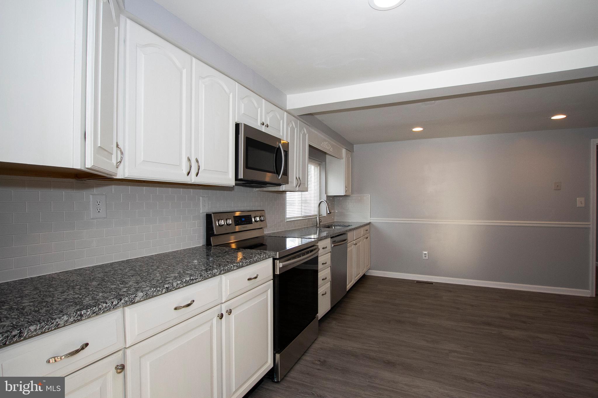 4 Branch Street Baltimore, MD 21221 - Photo 7 of 27 Updated Kitchen w/Granite Ctrs