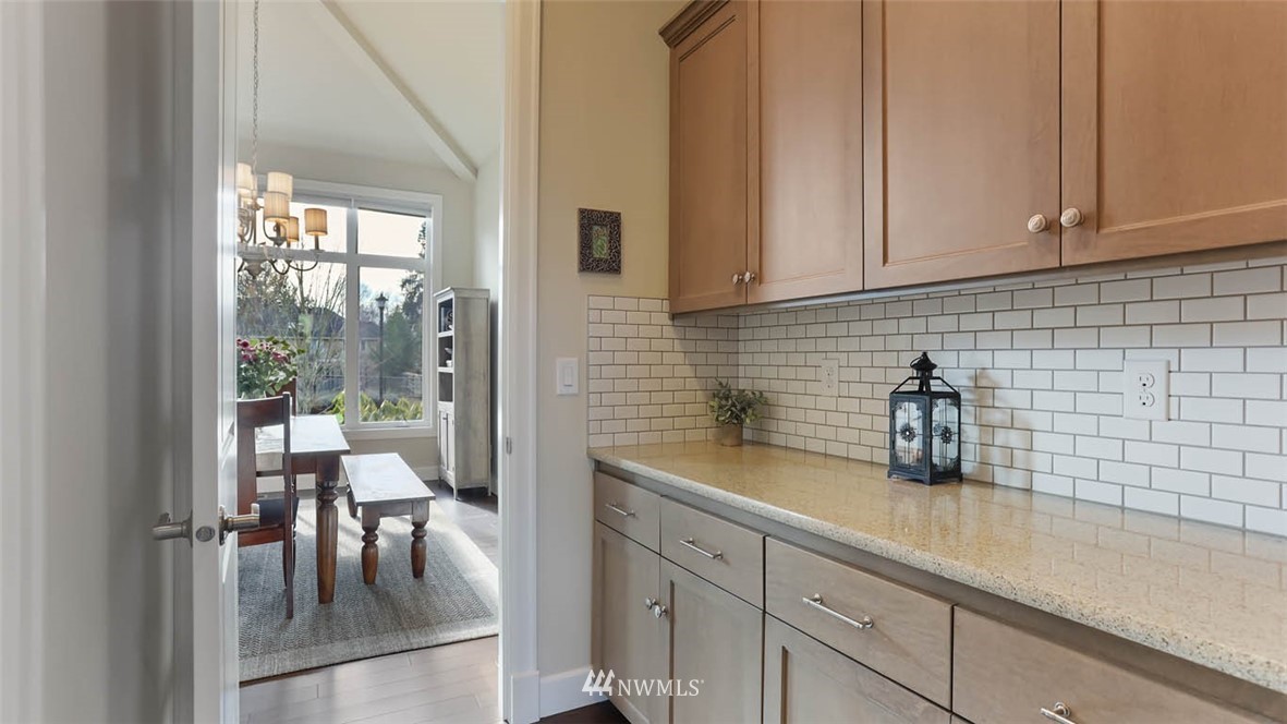 5610 Northeast 2nd Court Renton, WA 98059 - Photo 9 of 29