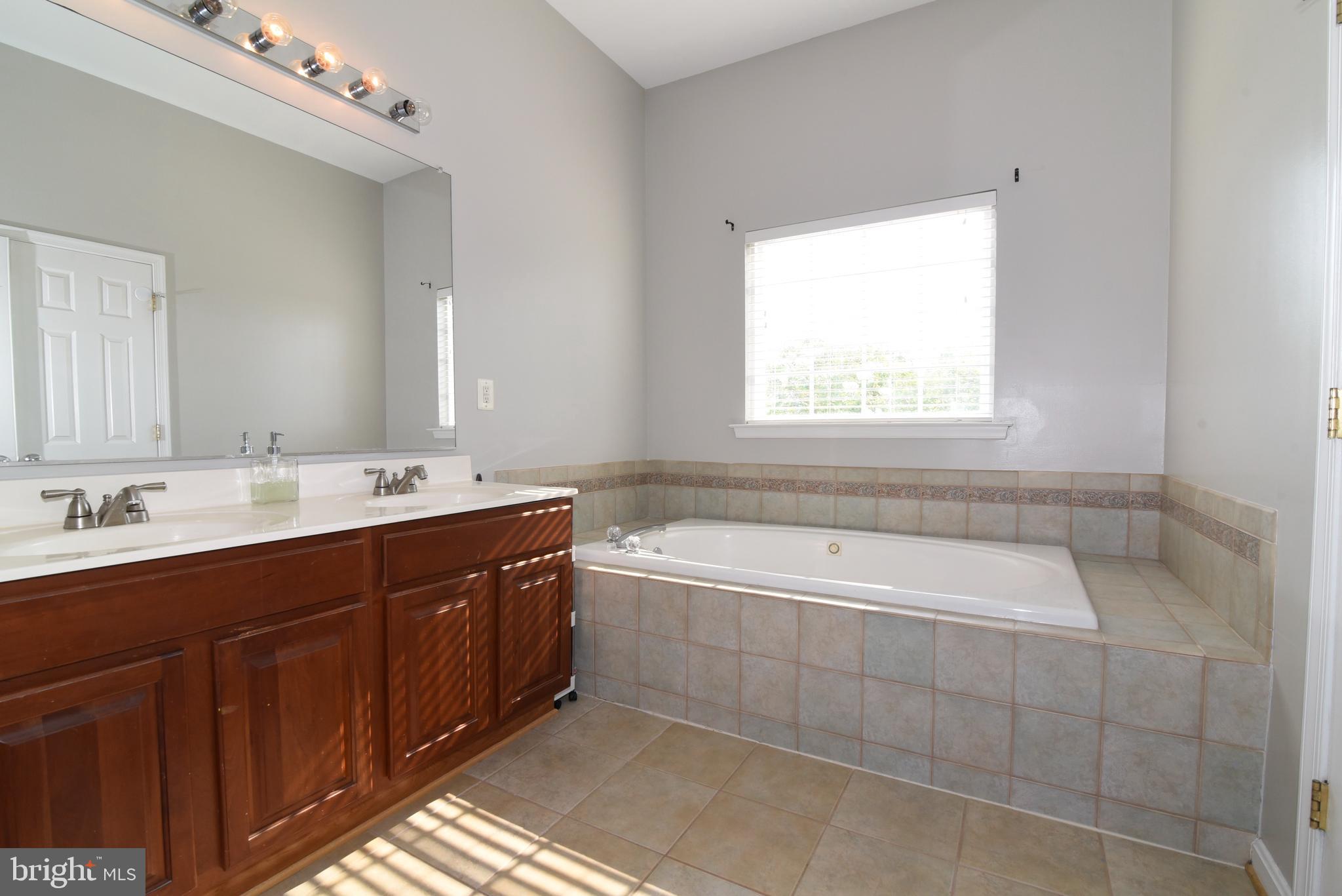 667 Springhouse Square Southeast Leesburg, VA 20175 - Photo 25 of 39 Gallery Image 25