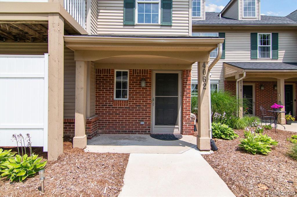 4062 Hampton Ridge Boulevard Howell, MI 48843 - Photo 10 of 33