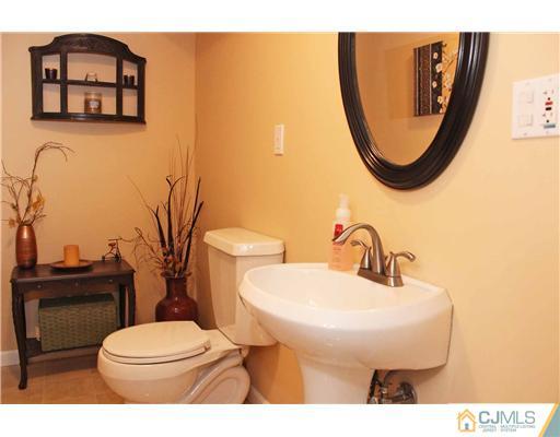 27 Nottingham Road Edison, NJ 08820 - Photo 12 of 22