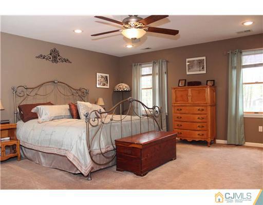 27 Nottingham Road Edison, NJ 08820 - Photo 13 of 22