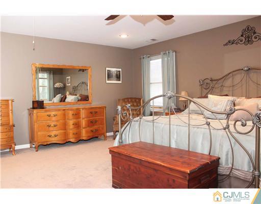 27 Nottingham Road Edison, NJ 08820 - Photo 14 of 22