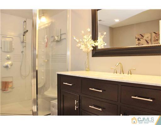 27 Nottingham Road Edison, NJ 08820 - Photo 15 of 22