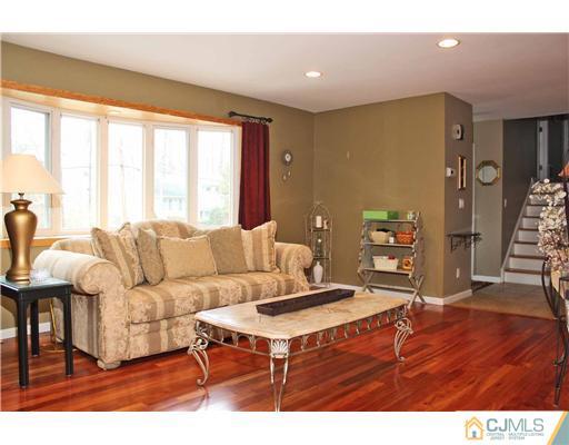 27 Nottingham Road Edison, NJ 08820 - Photo 3 of 22